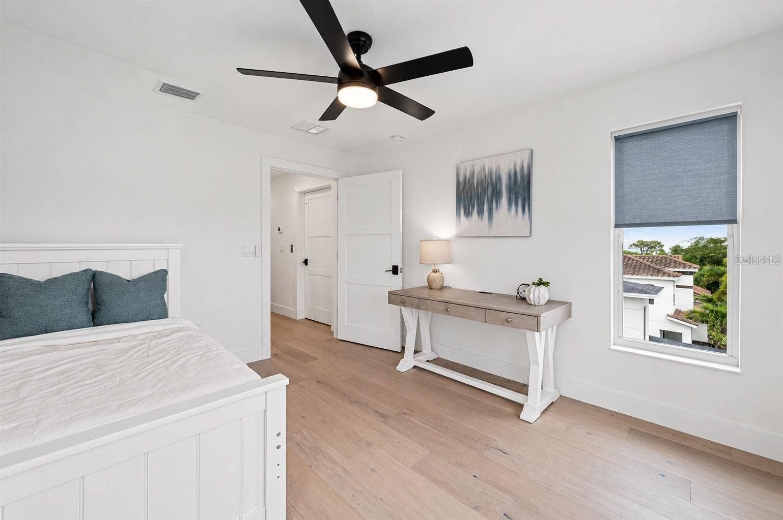 Guest bedroom