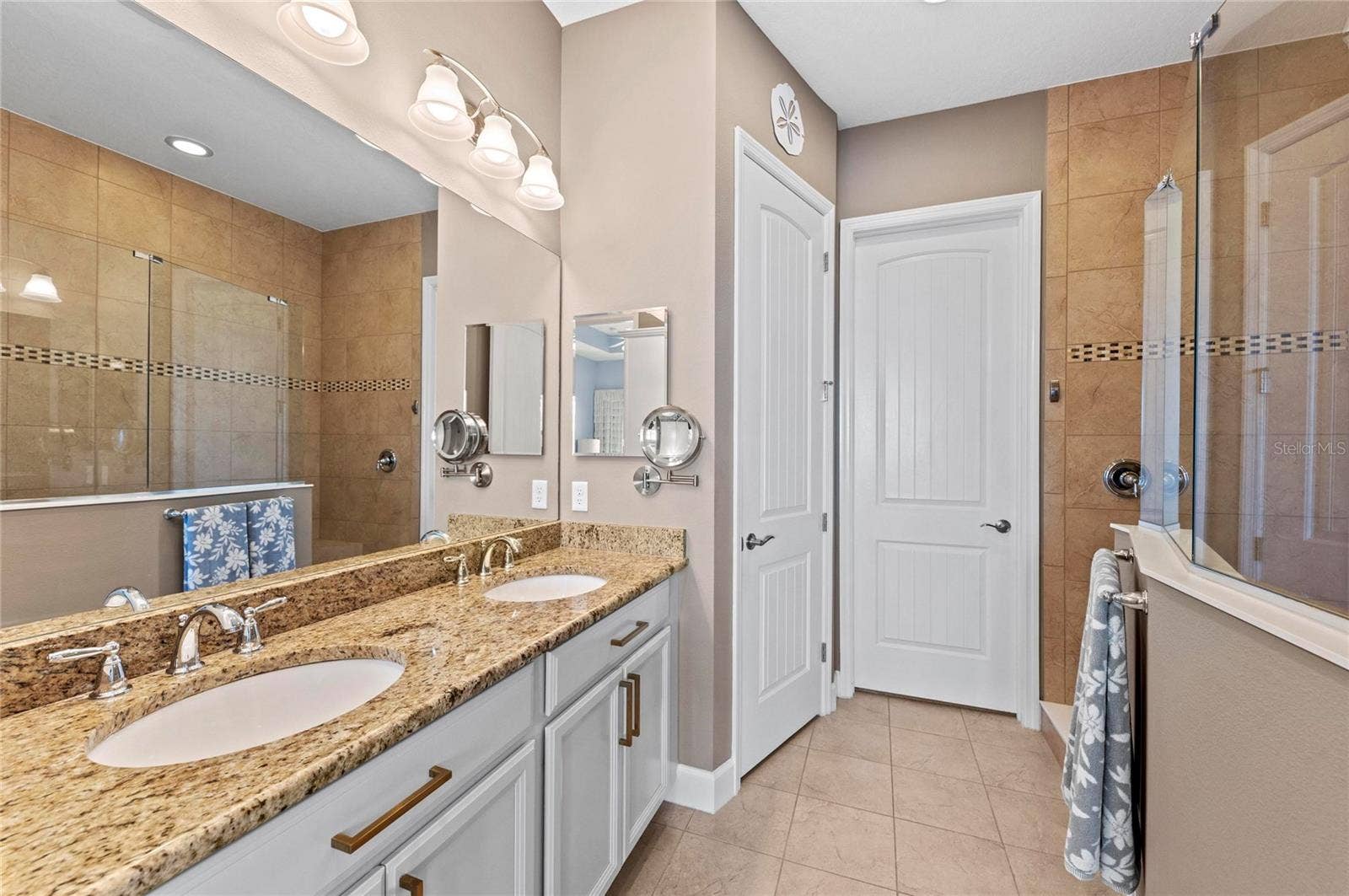 226 SAPPHIRE LAKE DRIVE, #201, Bradenton, FL 34209 226 SAPPHIRE LAKE DRIVE, #201, Bradenton, FL 34209