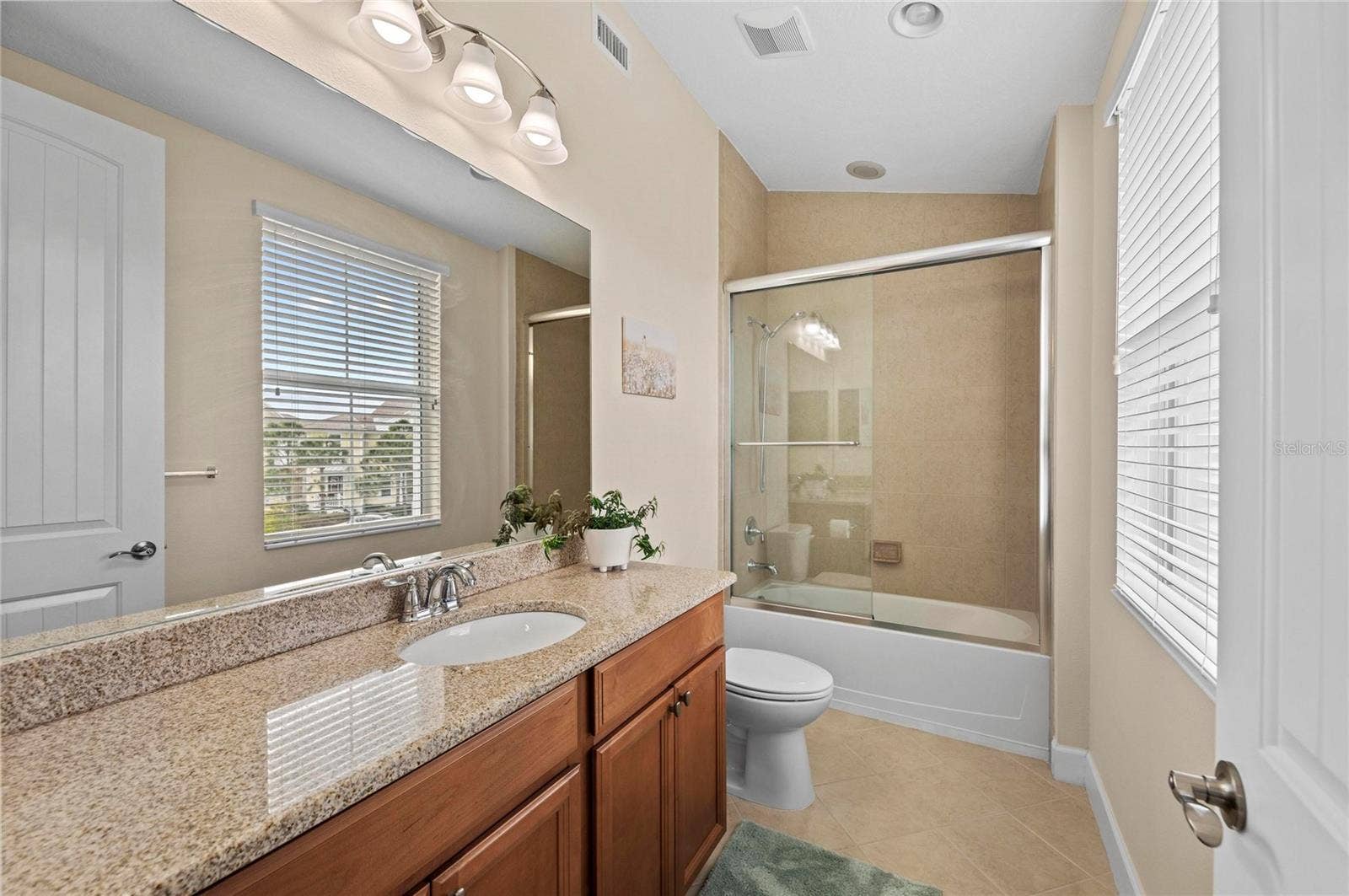 226 SAPPHIRE LAKE DRIVE, #201, Bradenton, FL 34209 226 SAPPHIRE LAKE DRIVE, #201, Bradenton, FL 34209
