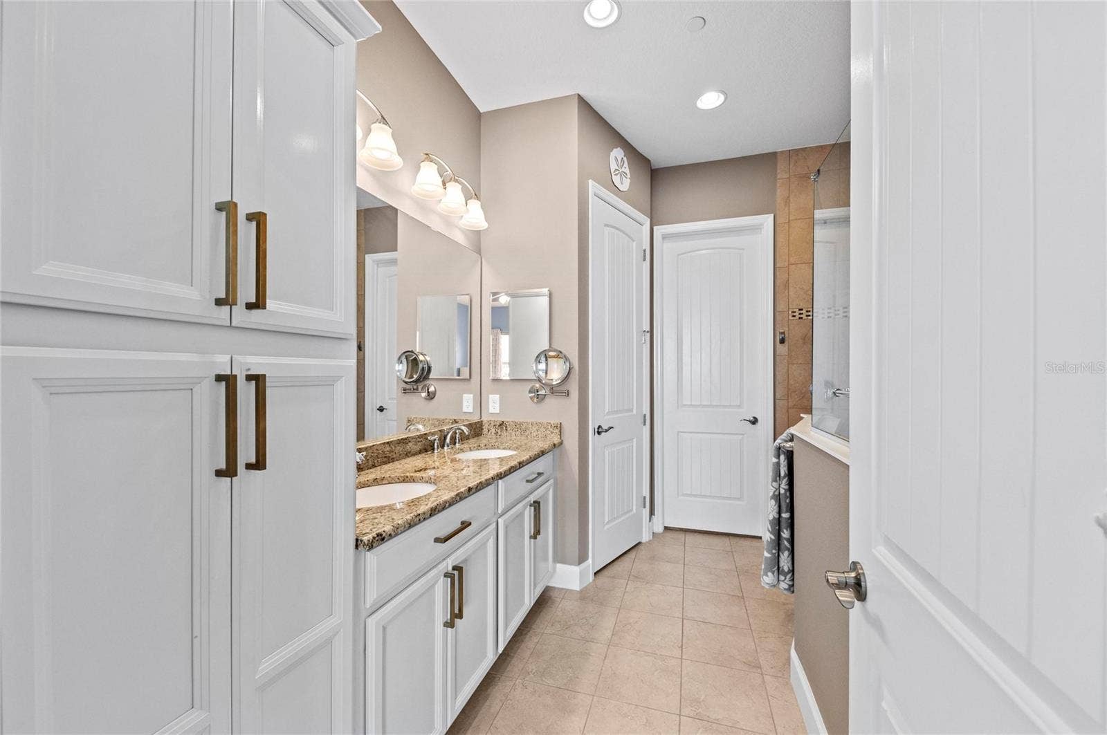 226 SAPPHIRE LAKE DRIVE, #201, Bradenton, FL 34209 226 SAPPHIRE LAKE DRIVE, #201, Bradenton, FL 34209