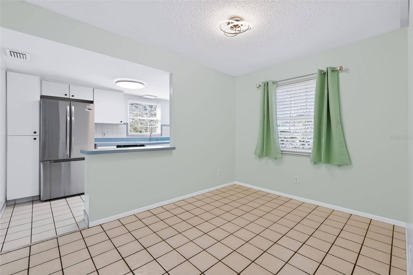 1162 84TH TERRACE N, #D, St Petersburg, FL 33702 Dining Room