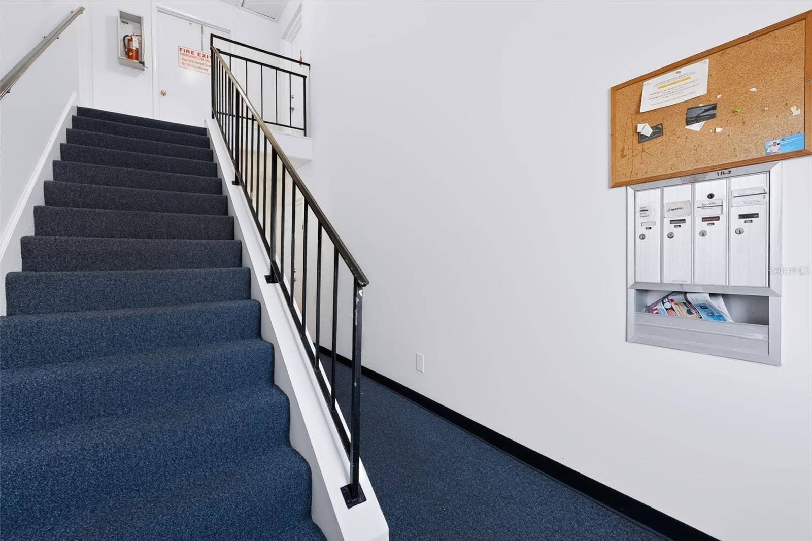 1162 84TH TERRACE N, #D, St Petersburg, FL 33702 Stairwell