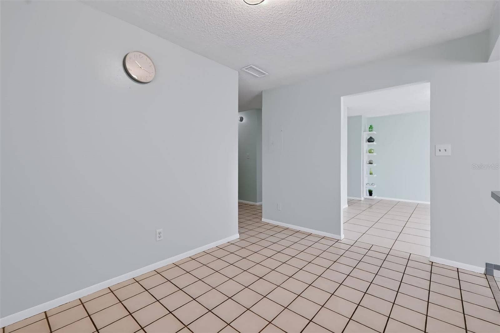1162 84TH TERRACE N, #D, St Petersburg, FL 33702 Living Room