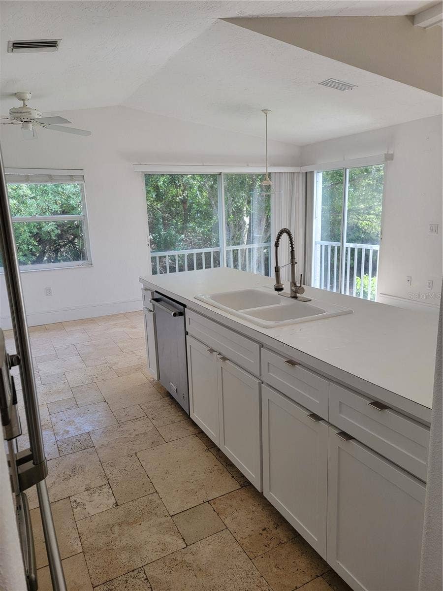 Dual aspect light and bright kitchen