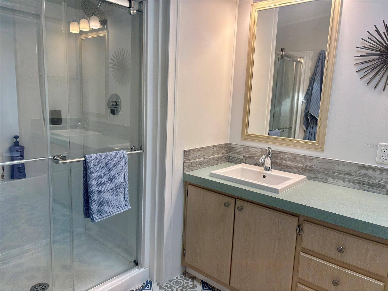 5707 45TH STREET E, #100, Bradenton, FL 34203 Large Shower