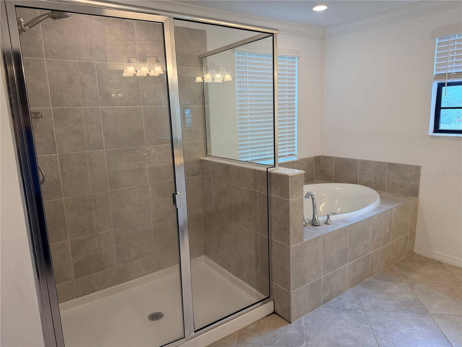 19500 FISHHAWK TRAIL, Venice, FL 34293 19500 FISHHAWK TRAIL, Venice, FL 34293