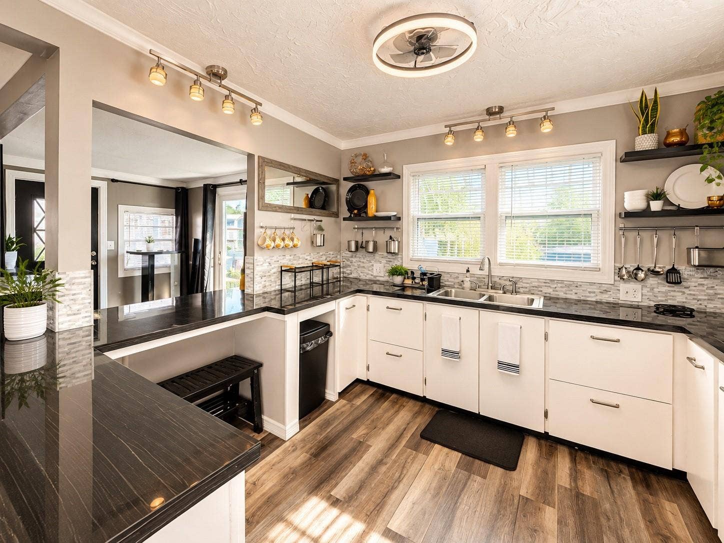 6912 MARLIN LANE, Bradenton, FL 34207 6912 MARLIN LANE, Bradenton, FL 34207