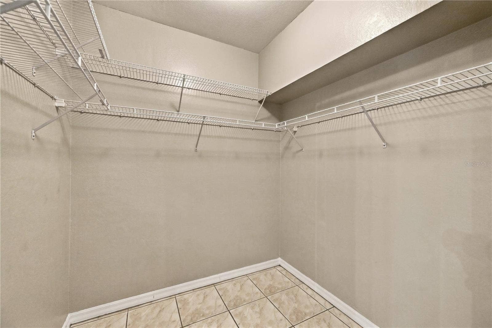 7617 SWEETBAY CIRCLE, Bradenton, FL 34203 7617 SWEETBAY CIRCLE, Bradenton, FL 34203