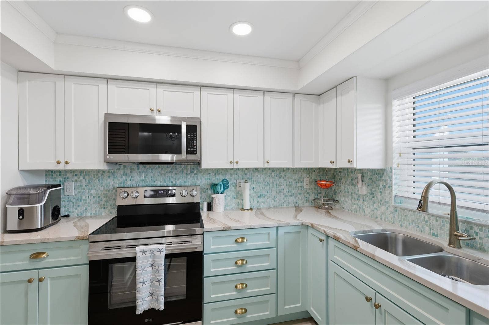 4307 GULF DRIVE, #206, Holmes Beach, FL 34217 4307 GULF DRIVE, #206, Holmes Beach, FL 34217