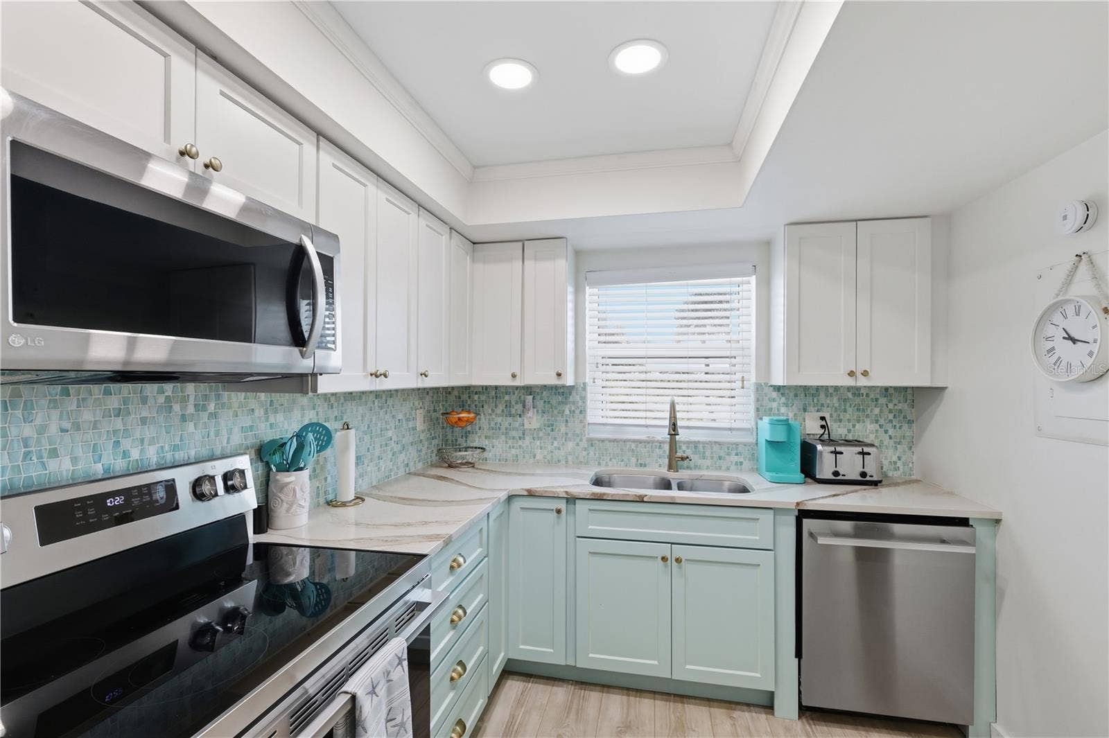 4307 GULF DRIVE, #206, Holmes Beach, FL 34217 4307 GULF DRIVE, #206, Holmes Beach, FL 34217