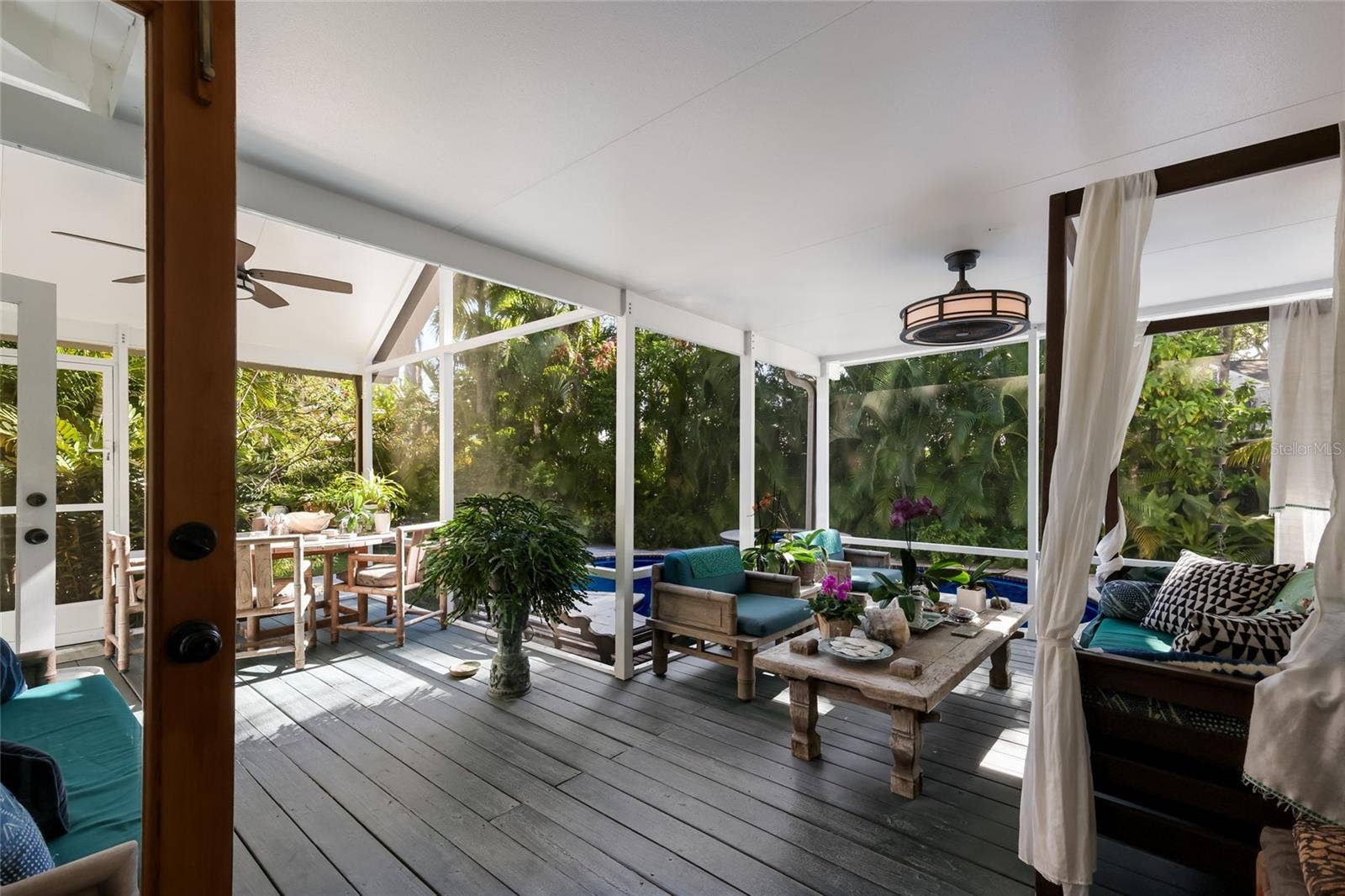 Screened in Porch
