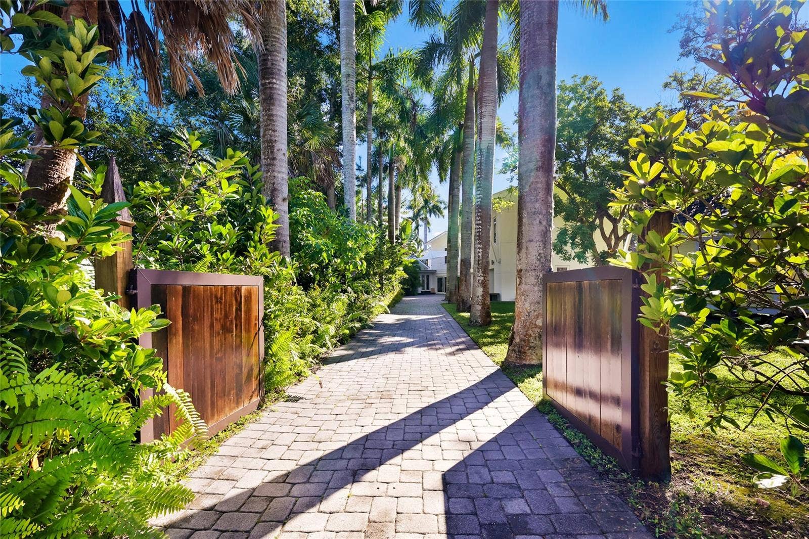 2813 RIVERVIEW BOULEVARD, Bradenton, FL 34205