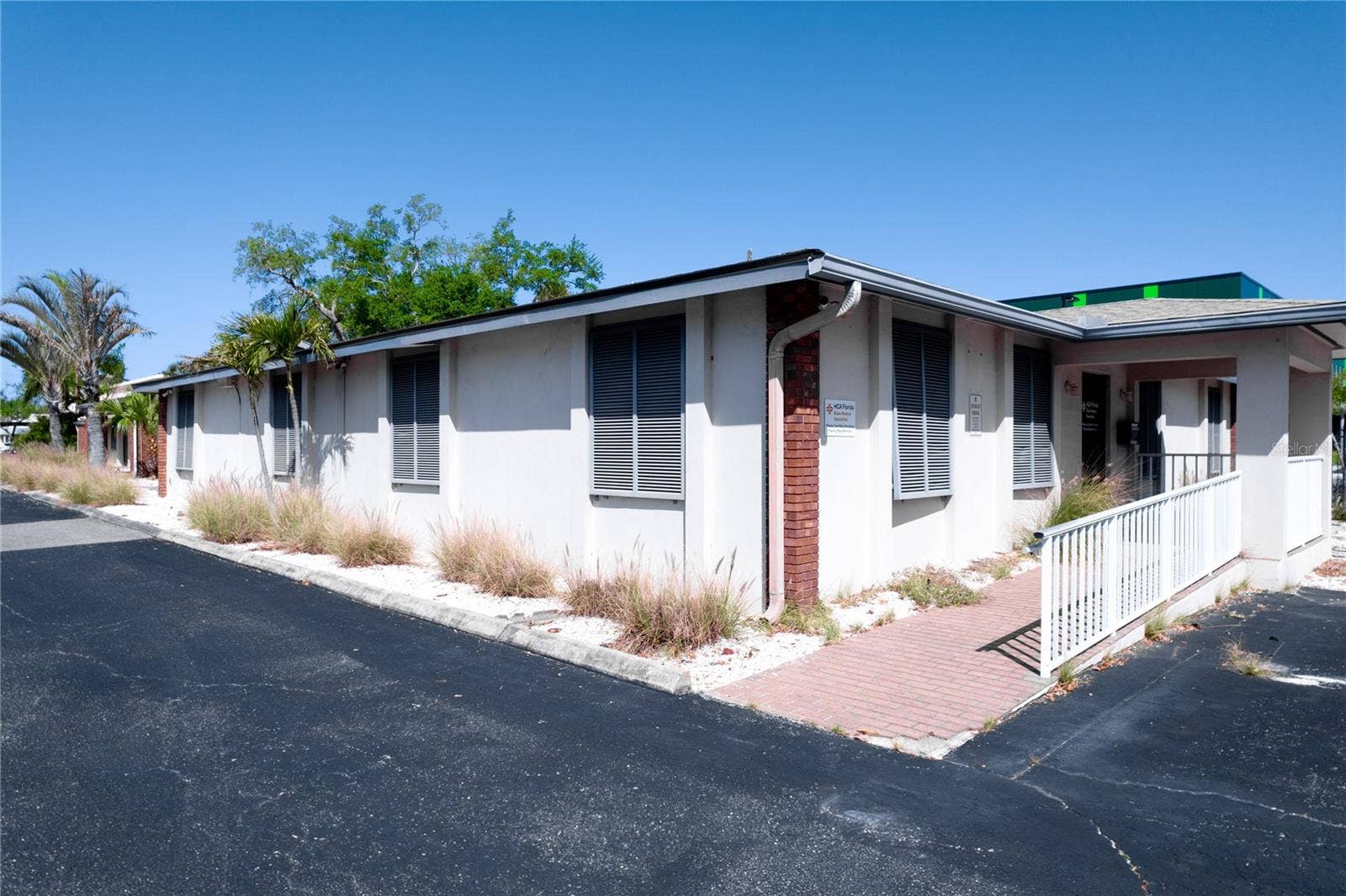 4110 MANATEE AVENUE W, Bradenton, FL 34205 4110 MANATEE AVENUE W, Bradenton, FL 34205