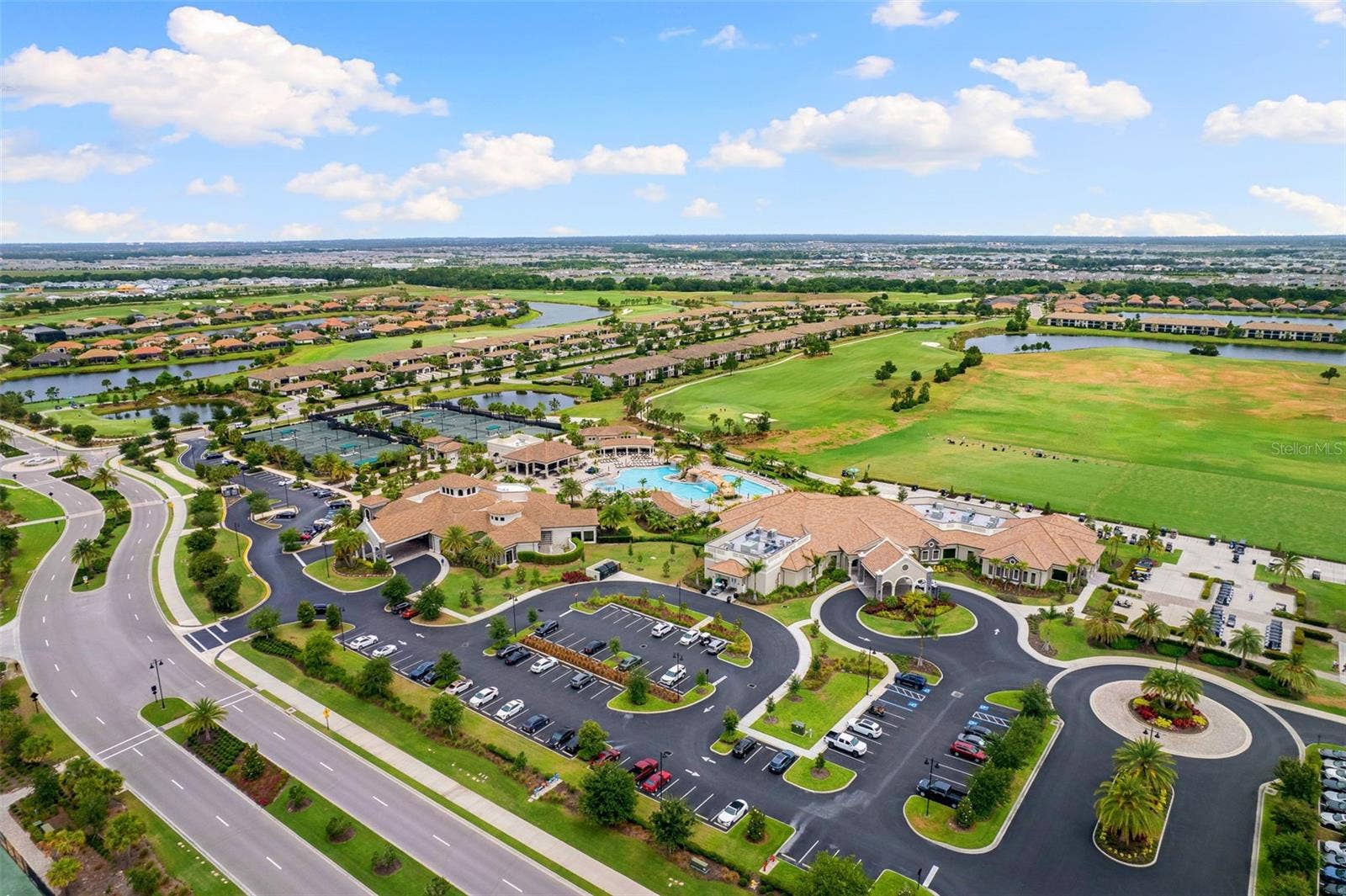 5646 CHEECH GLEN, Bradenton, FL 34211 5646 CHEECH GLEN, Bradenton, FL 34211