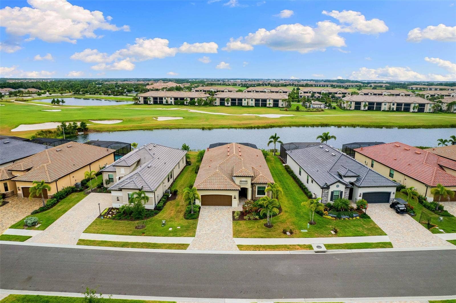 5646 CHEECH GLEN, Bradenton, FL 34211 5646 CHEECH GLEN, Bradenton, FL 34211