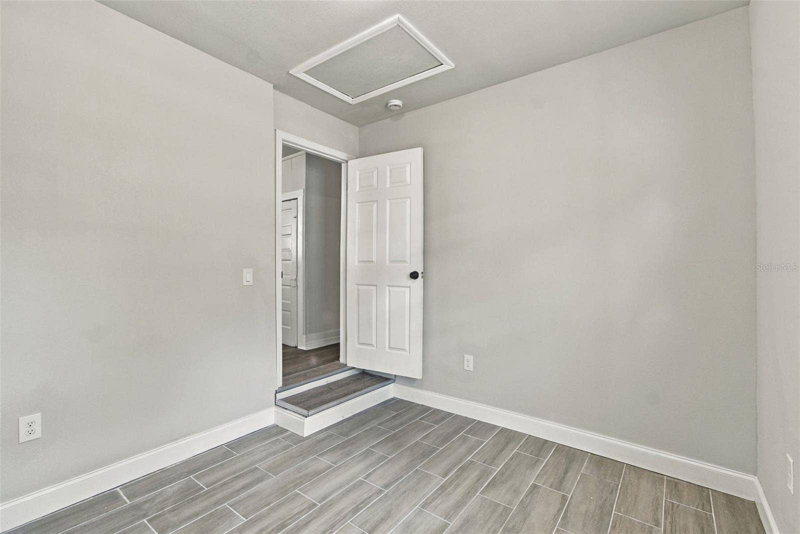 2230 9TH AVENUE W, Bradenton, FL 34205 2230 9TH AVENUE W, Bradenton, FL 34205