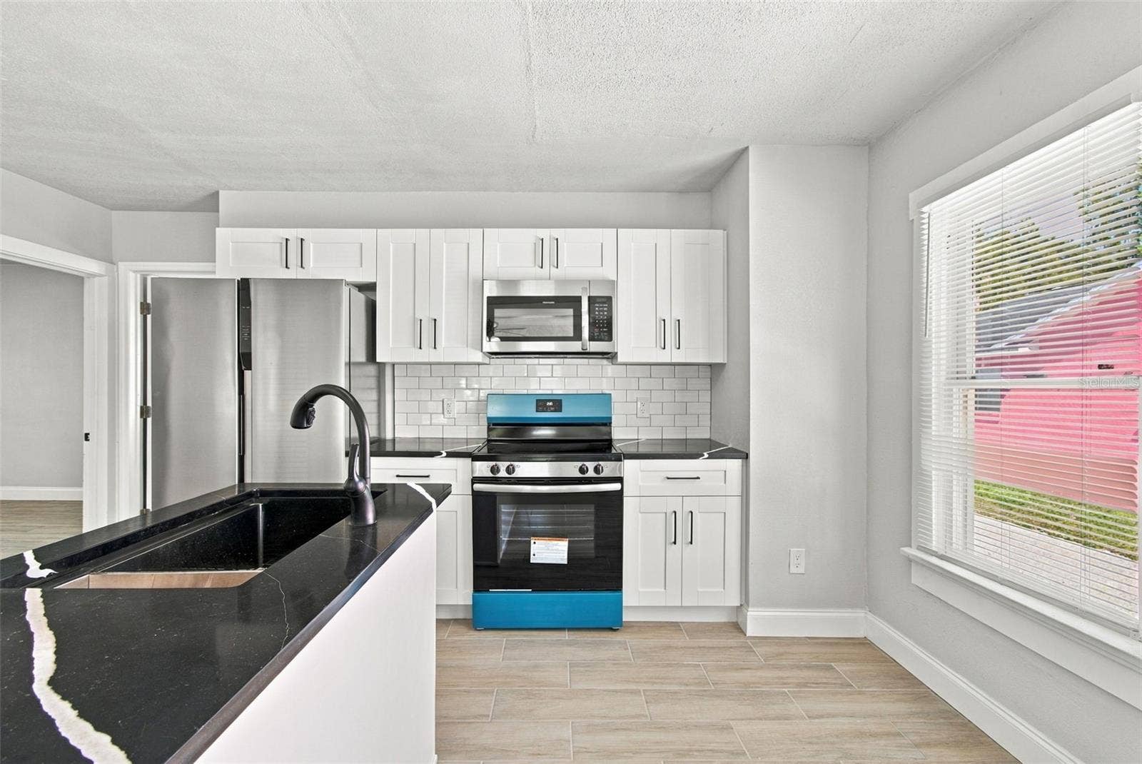 2230 9TH AVENUE W, Bradenton, FL 34205 2230 9TH AVENUE W, Bradenton, FL 34205