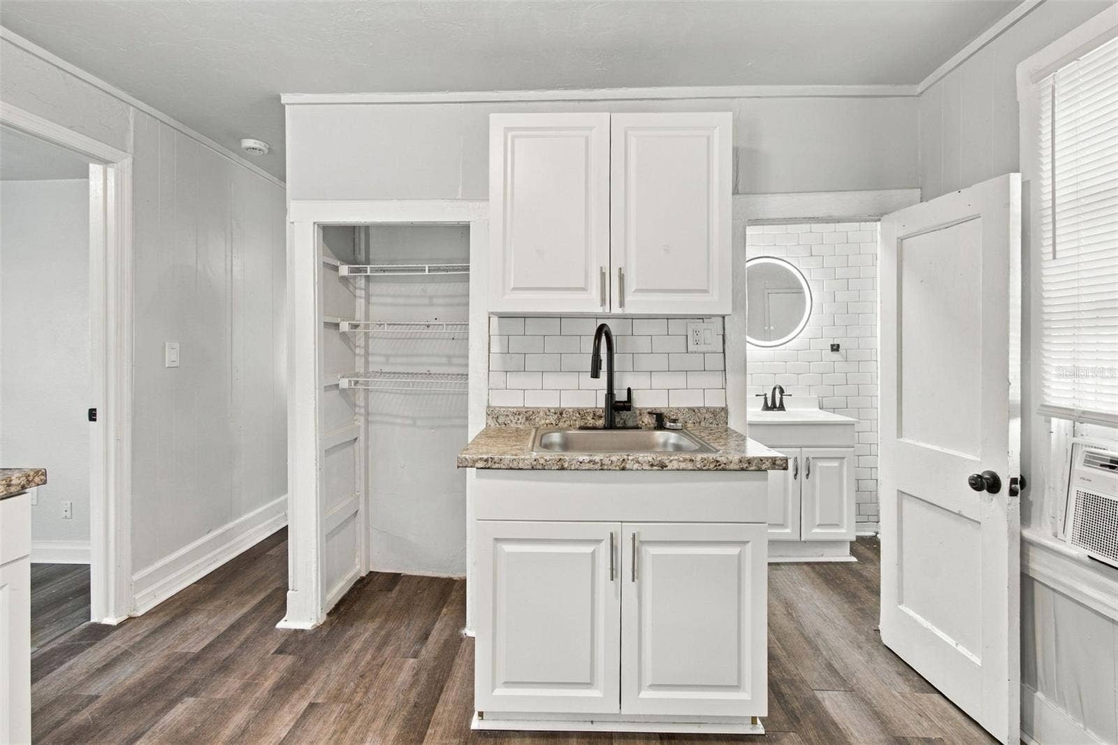 2230 9TH AVENUE W, Bradenton, FL 34205 2230 9TH AVENUE W, Bradenton, FL 34205
