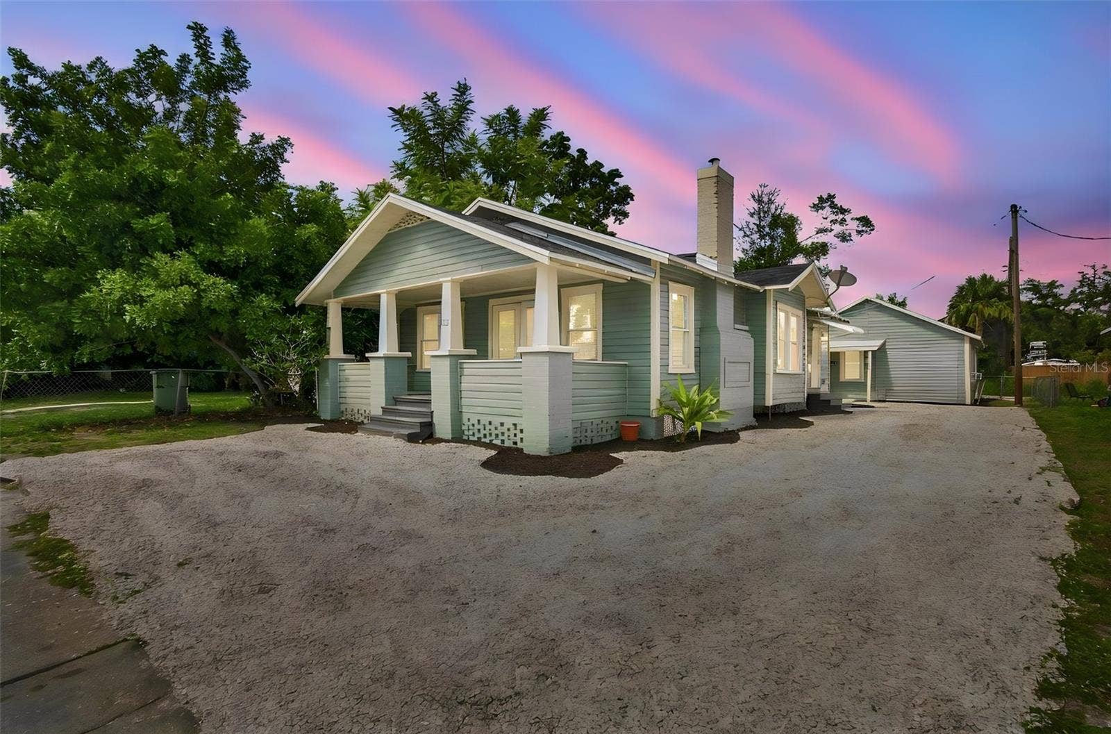 2230 9TH AVENUE W, Bradenton, FL 34205 2230 9TH AVENUE W, Bradenton, FL 34205
