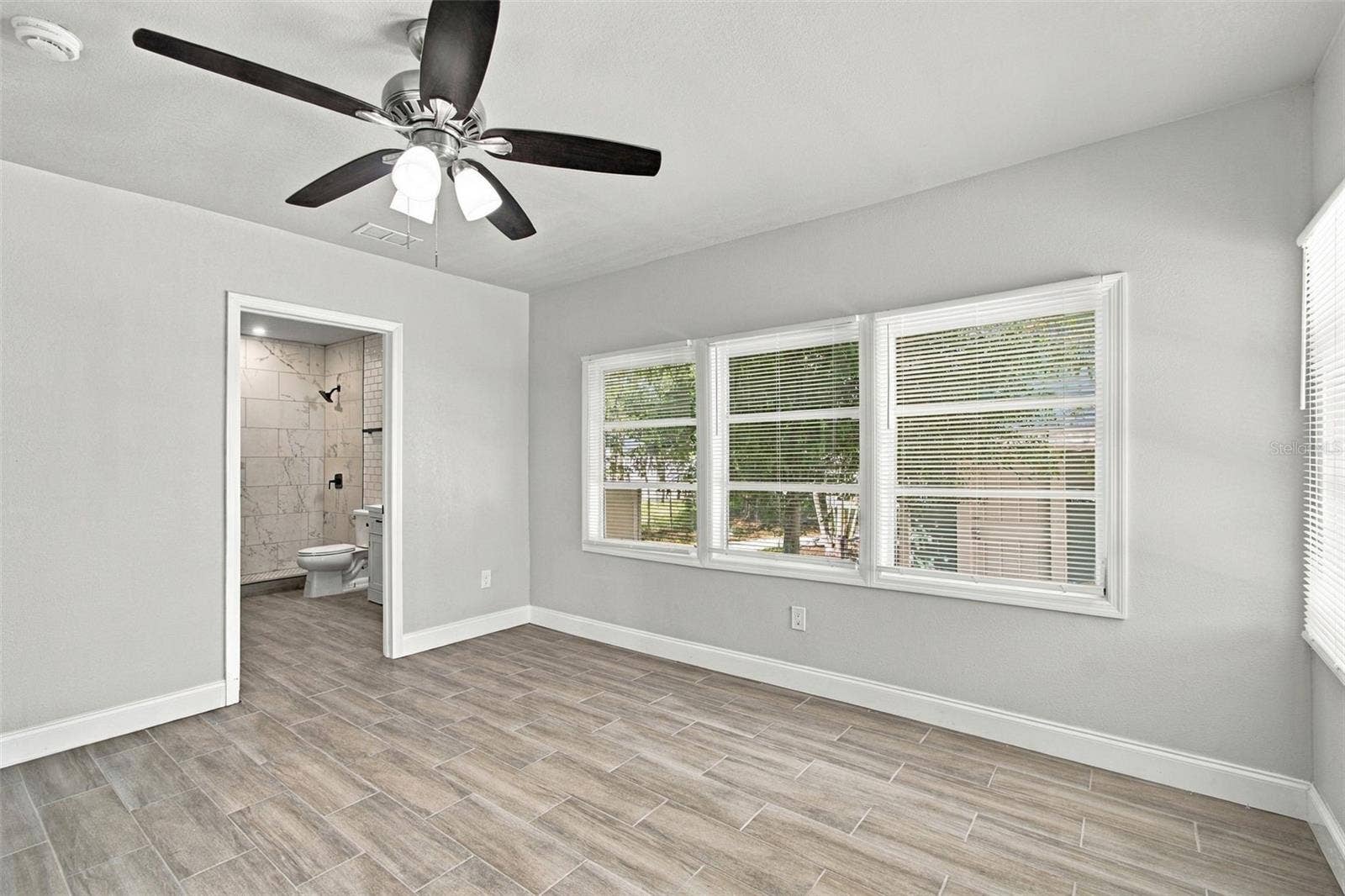 2230 9TH AVENUE W, Bradenton, FL 34205 2230 9TH AVENUE W, Bradenton, FL 34205