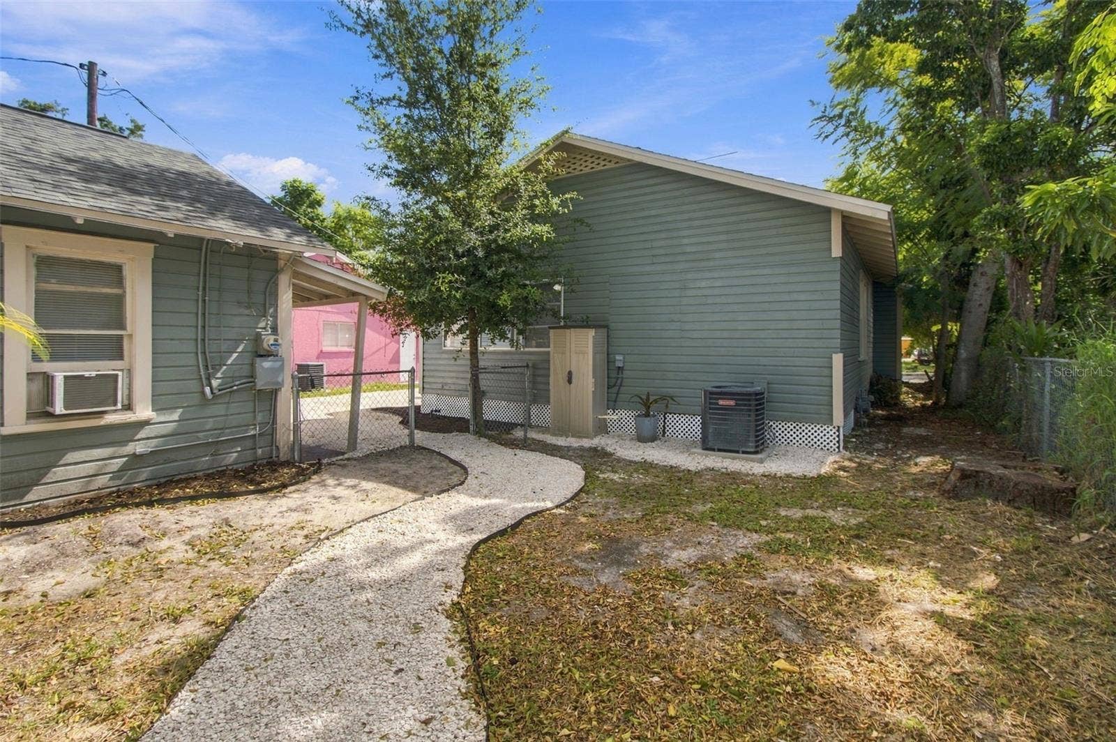 2230 9TH AVENUE W, Bradenton, FL 34205 2230 9TH AVENUE W, Bradenton, FL 34205