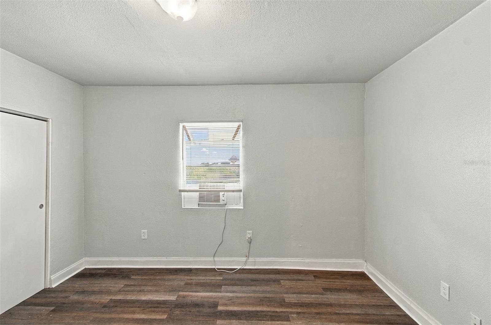 2230 9TH AVENUE W, Bradenton, FL 34205 2230 9TH AVENUE W, Bradenton, FL 34205
