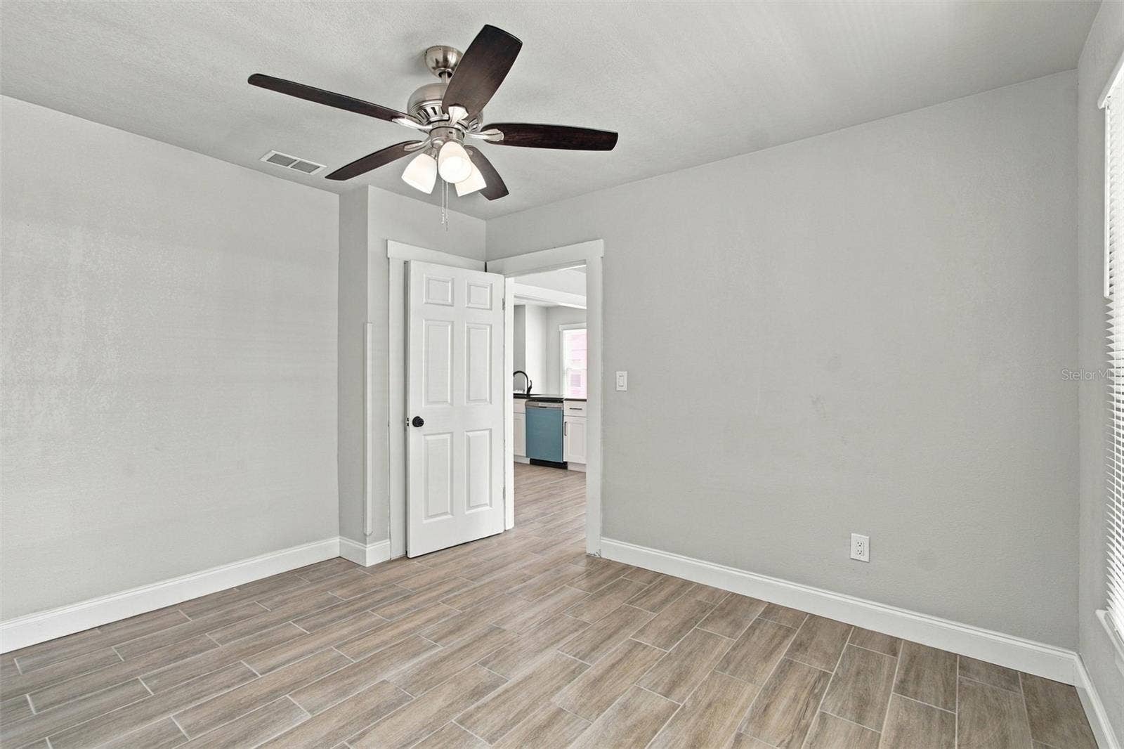 2230 9TH AVENUE W, Bradenton, FL 34205 2230 9TH AVENUE W, Bradenton, FL 34205