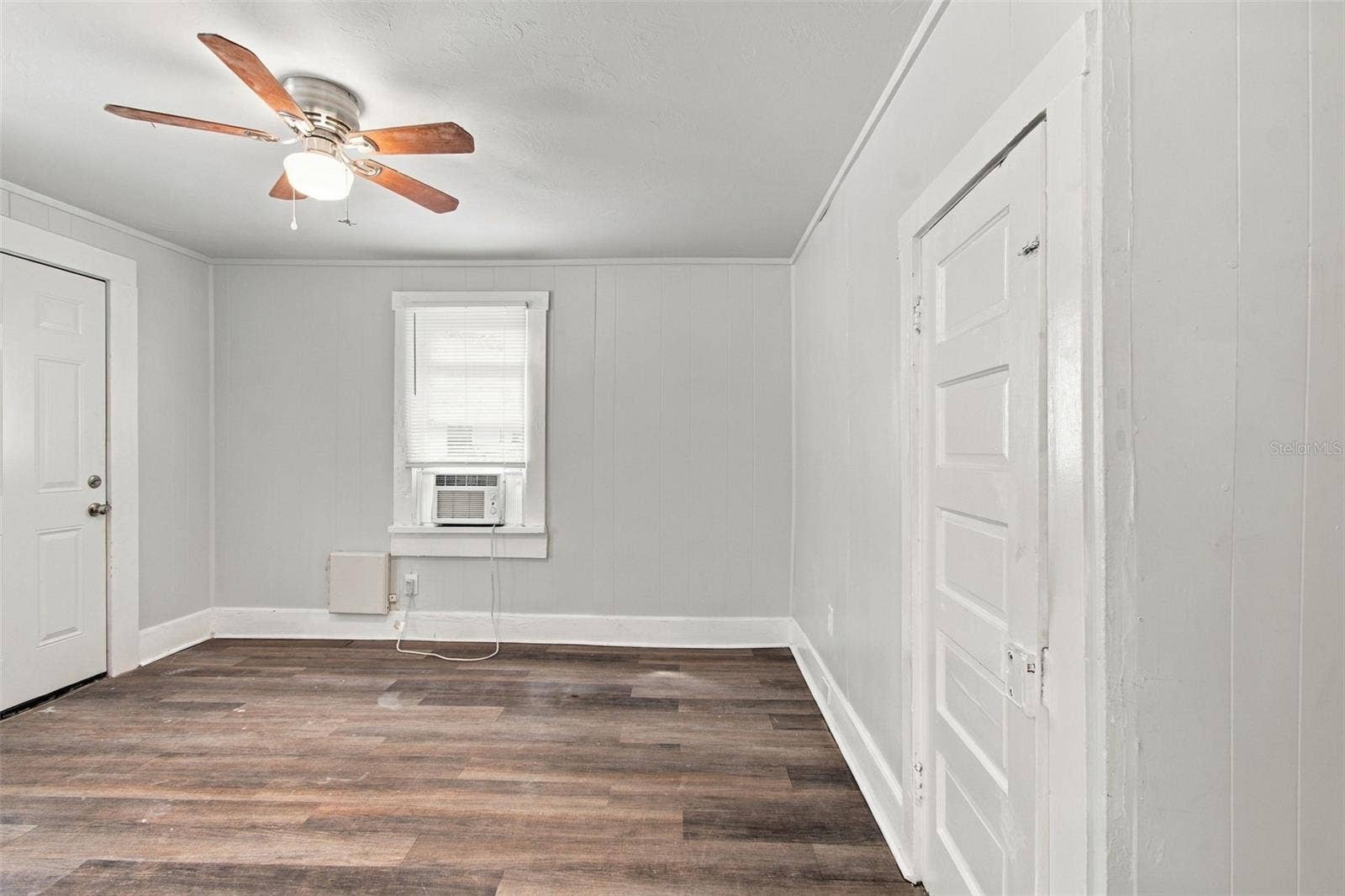 2230 9TH AVENUE W, Bradenton, FL 34205 2230 9TH AVENUE W, Bradenton, FL 34205