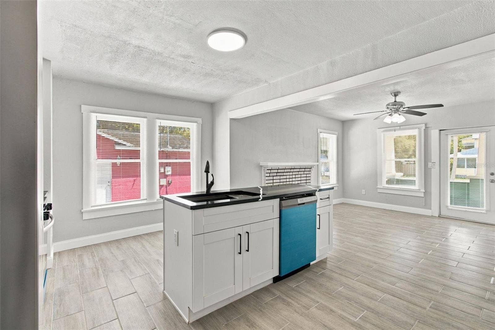 2230 9TH AVENUE W, Bradenton, FL 34205 2230 9TH AVENUE W, Bradenton, FL 34205