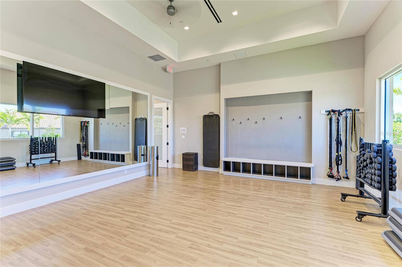 6261 MESA GLEN, Bradenton, FL 34203
