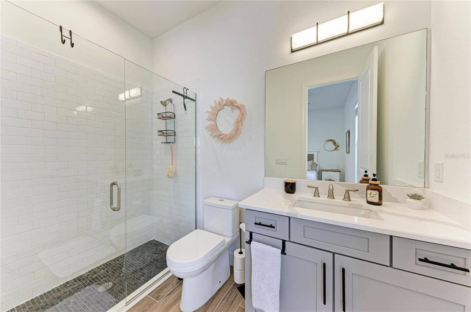6261 MESA GLEN, Bradenton, FL 34203