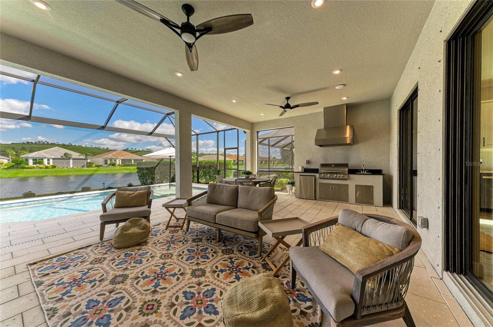 6261 MESA GLEN, Bradenton, FL 34203