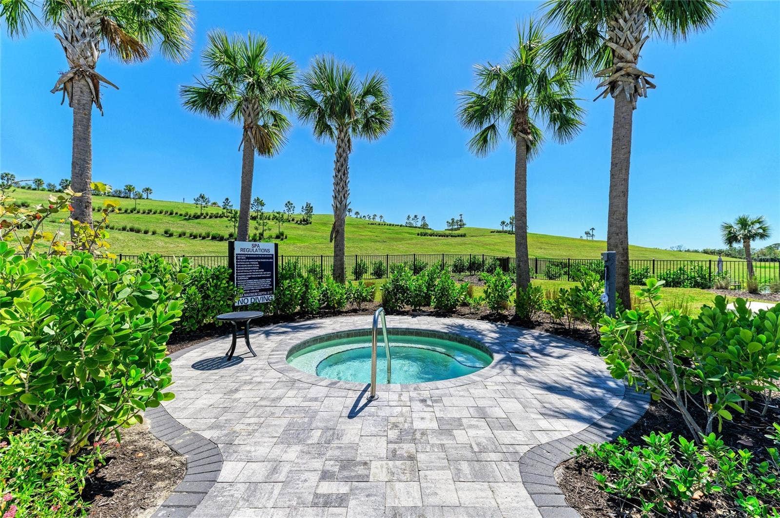 6261 MESA GLEN, Bradenton, FL 34203