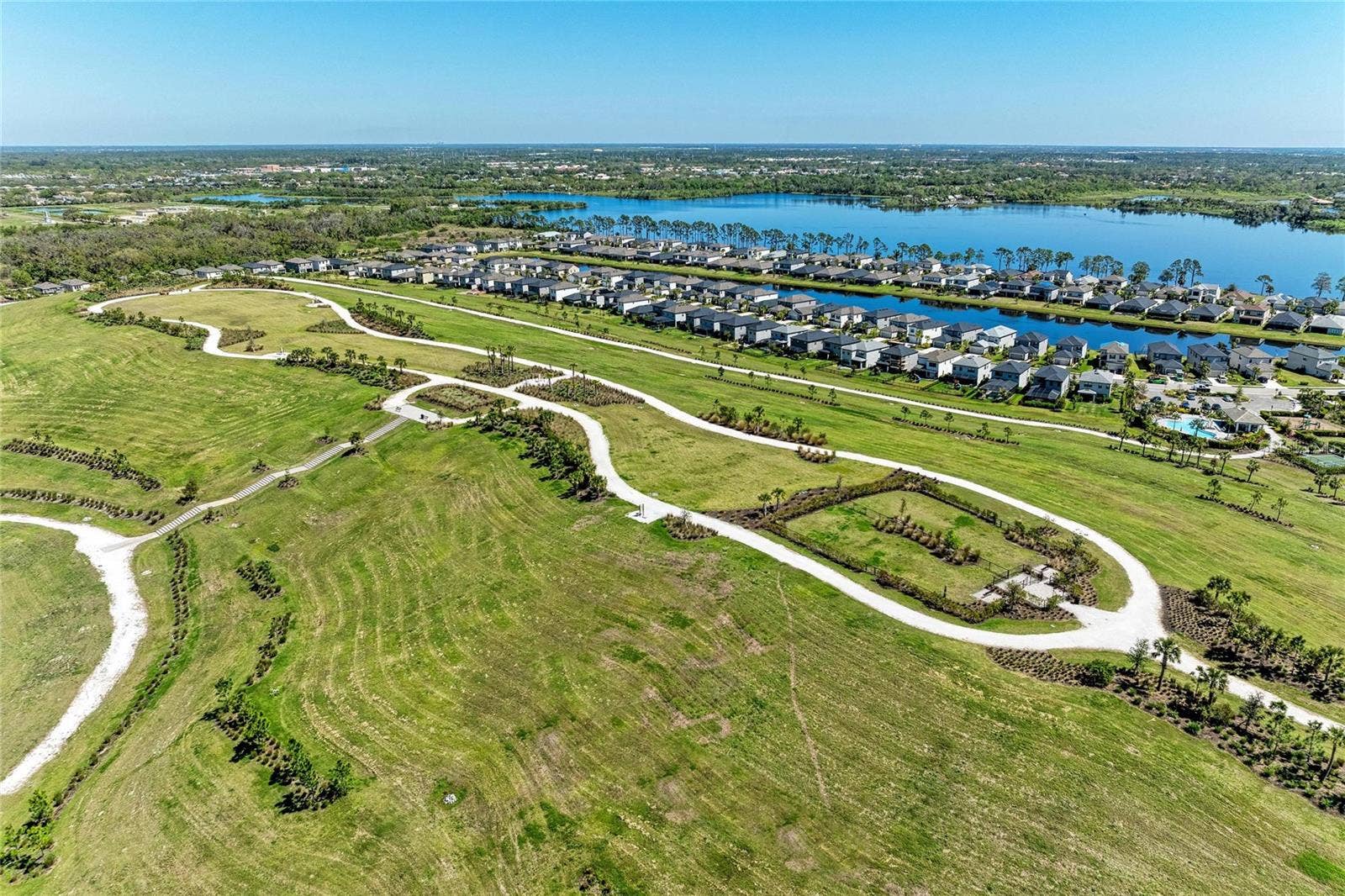 6261 MESA GLEN, Bradenton, FL 34203