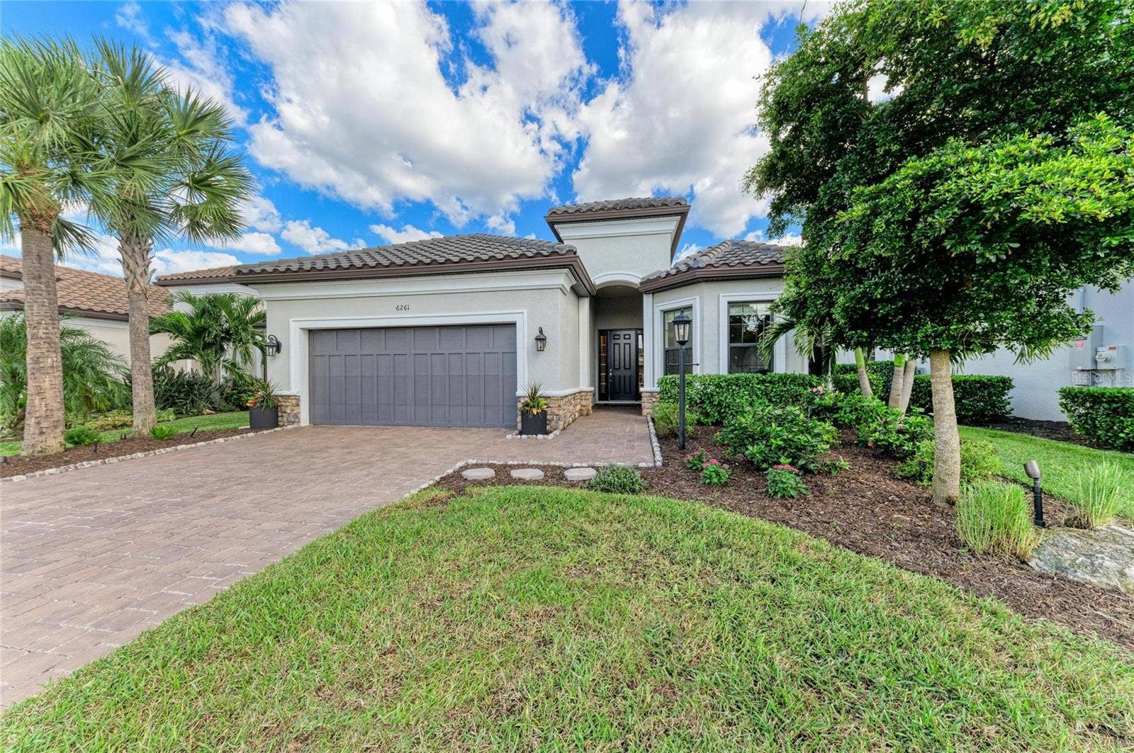6261 MESA GLEN, Bradenton, FL 34203