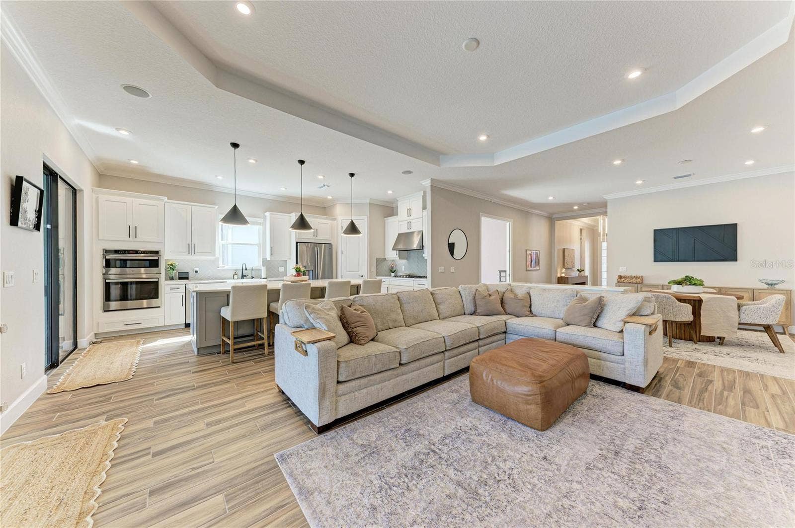 6261 MESA GLEN, Bradenton, FL 34203