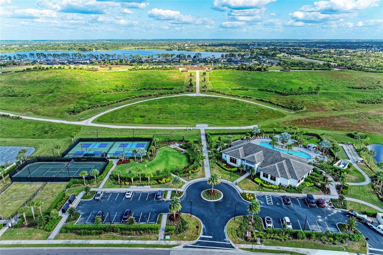 6261 MESA GLEN, Bradenton, FL 34203