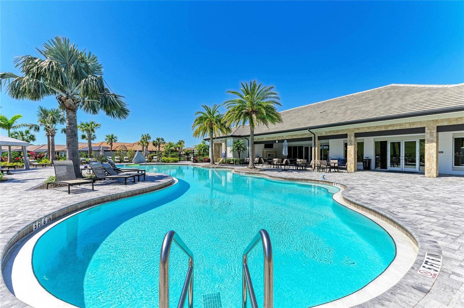 6261 MESA GLEN, Bradenton, FL 34203
