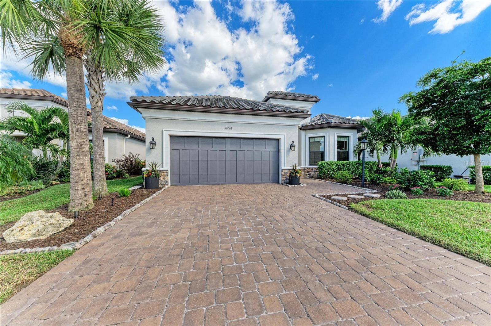 6261 MESA GLEN, Bradenton, FL 34203