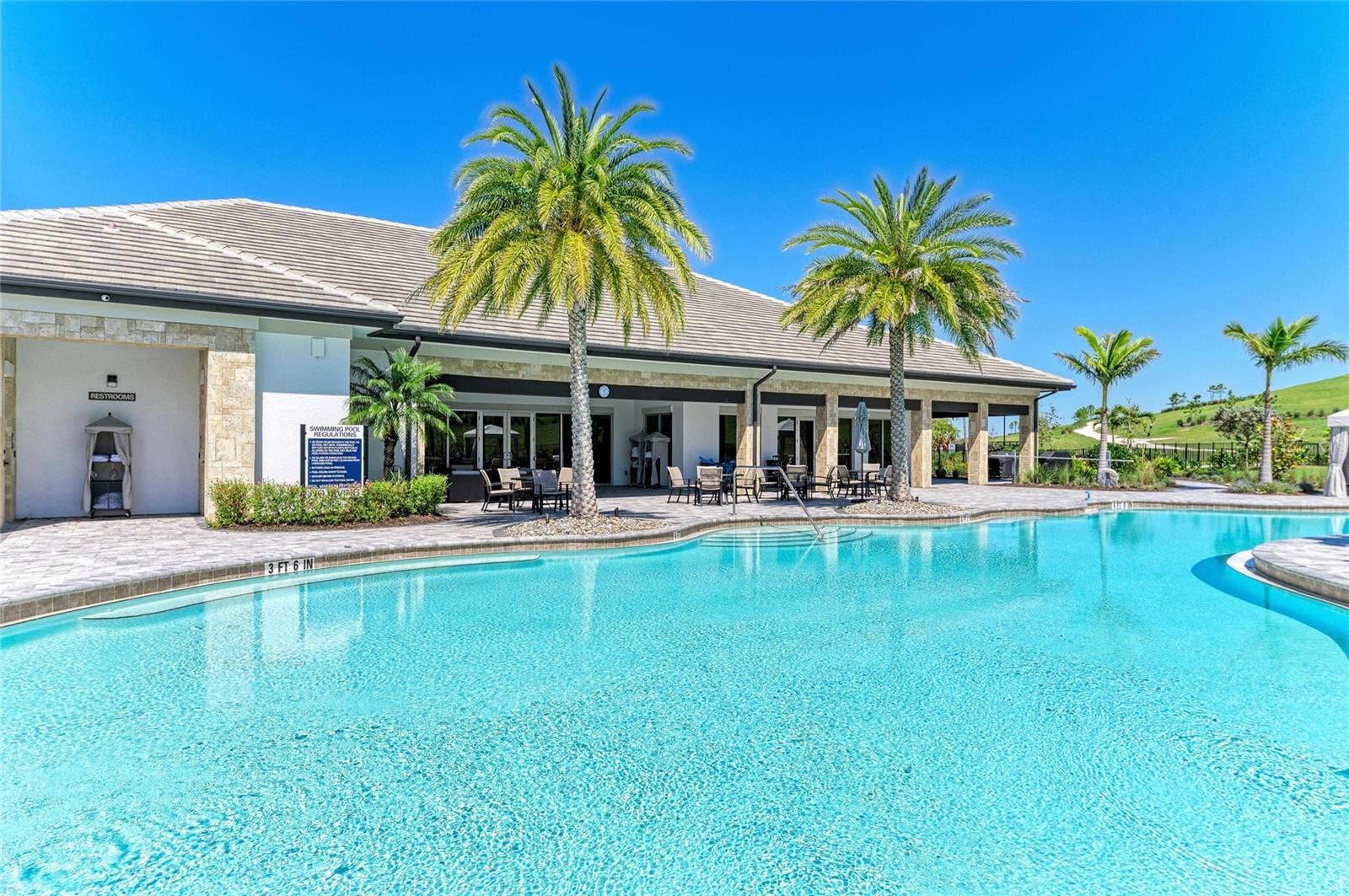 6261 MESA GLEN, Bradenton, FL 34203