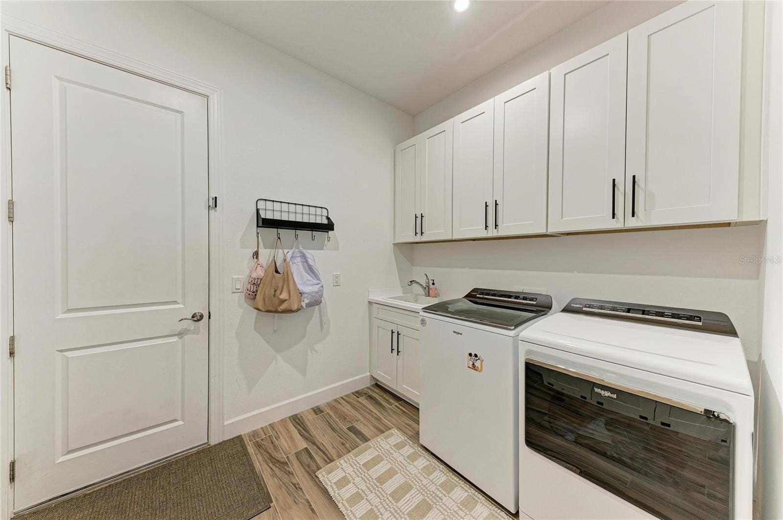 6261 MESA GLEN, Bradenton, FL 34203