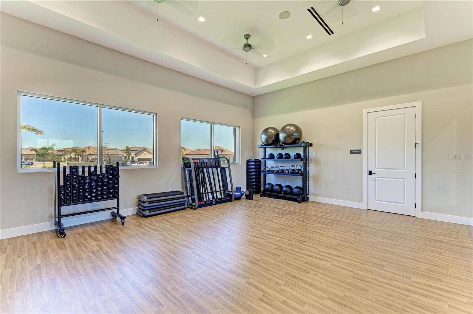 6261 MESA GLEN, Bradenton, FL 34203