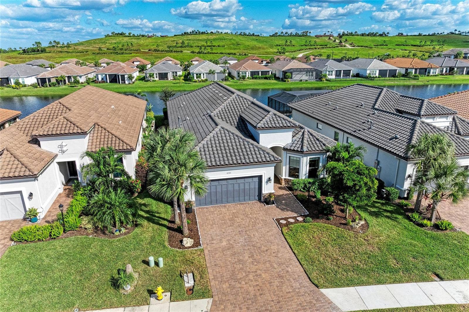 6261 MESA GLEN, Bradenton, FL 34203