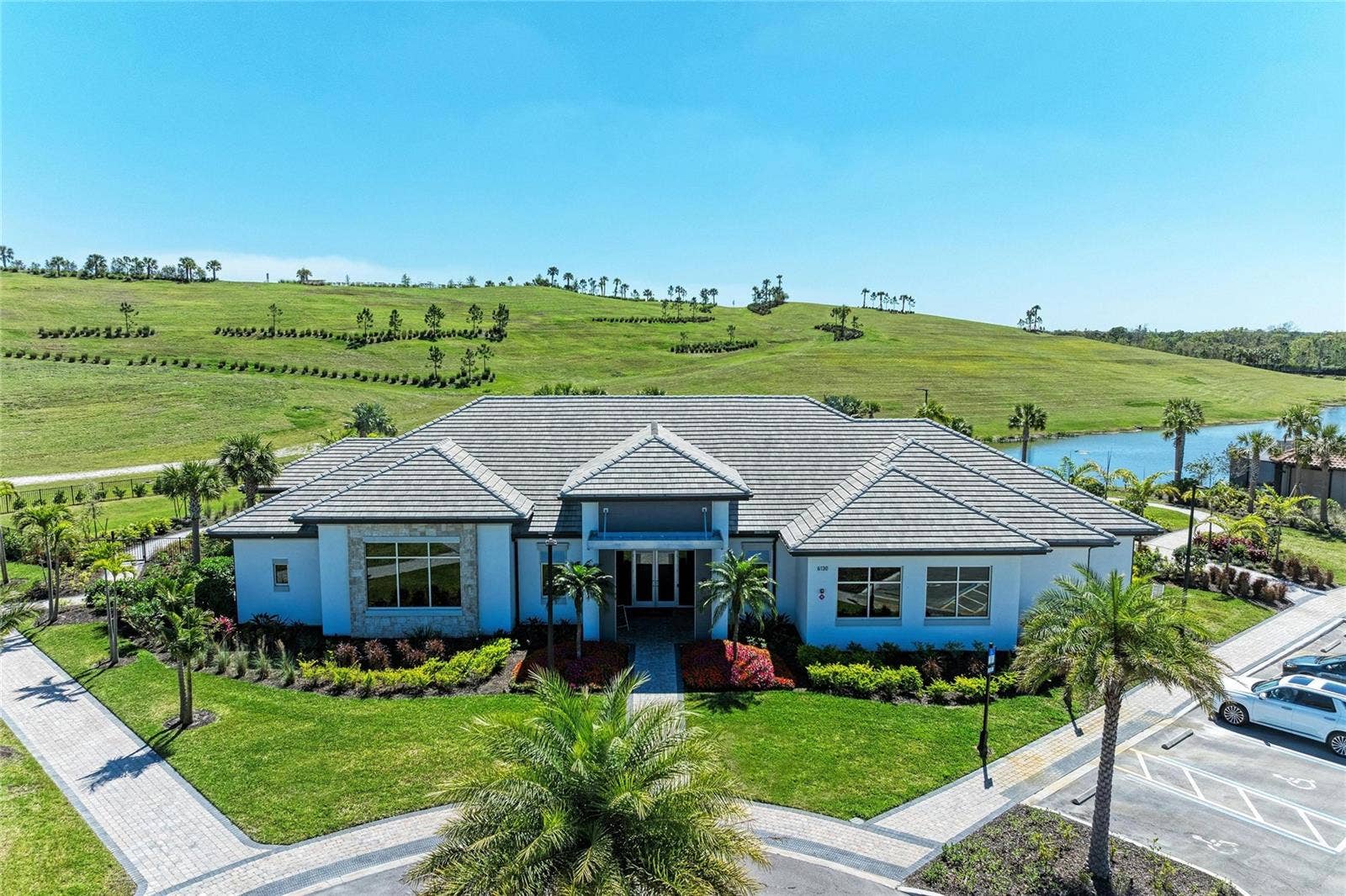 6261 MESA GLEN, Bradenton, FL 34203