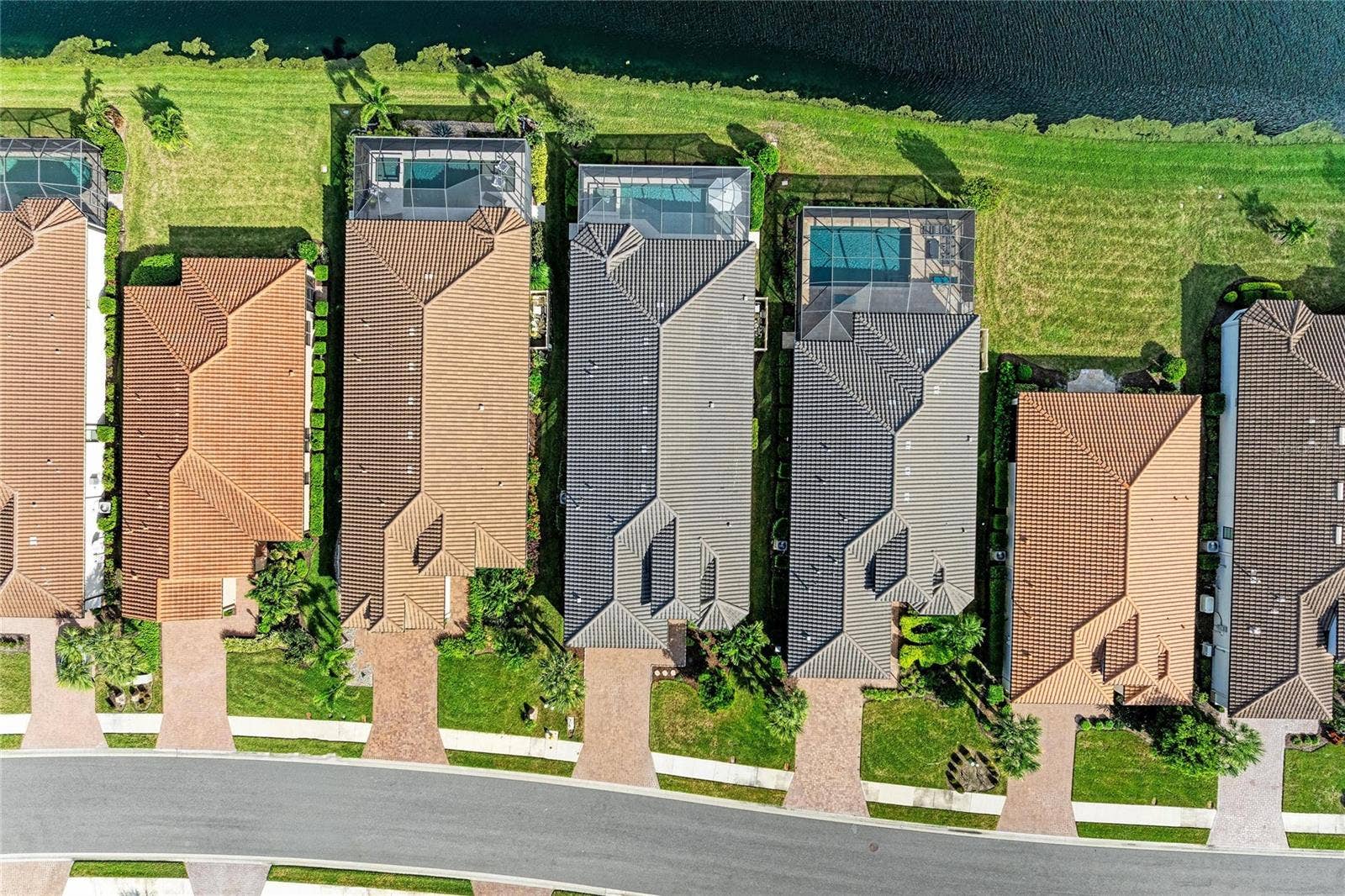 6261 MESA GLEN, Bradenton, FL 34203