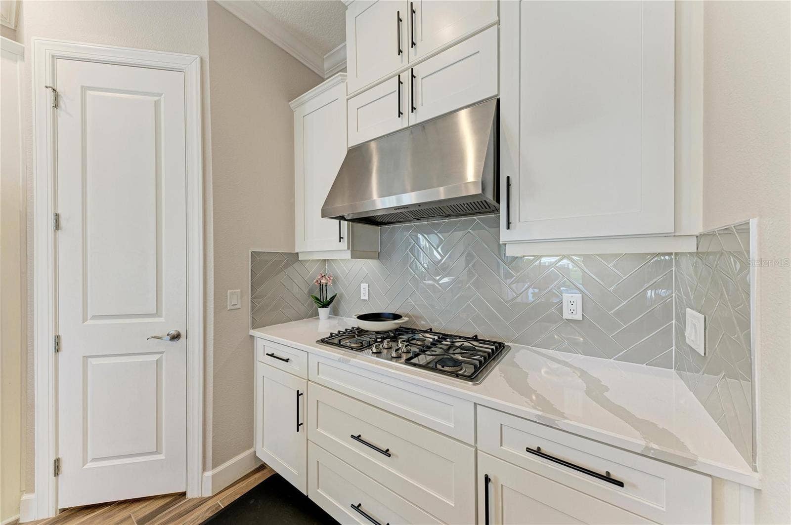 6261 MESA GLEN, Bradenton, FL 34203