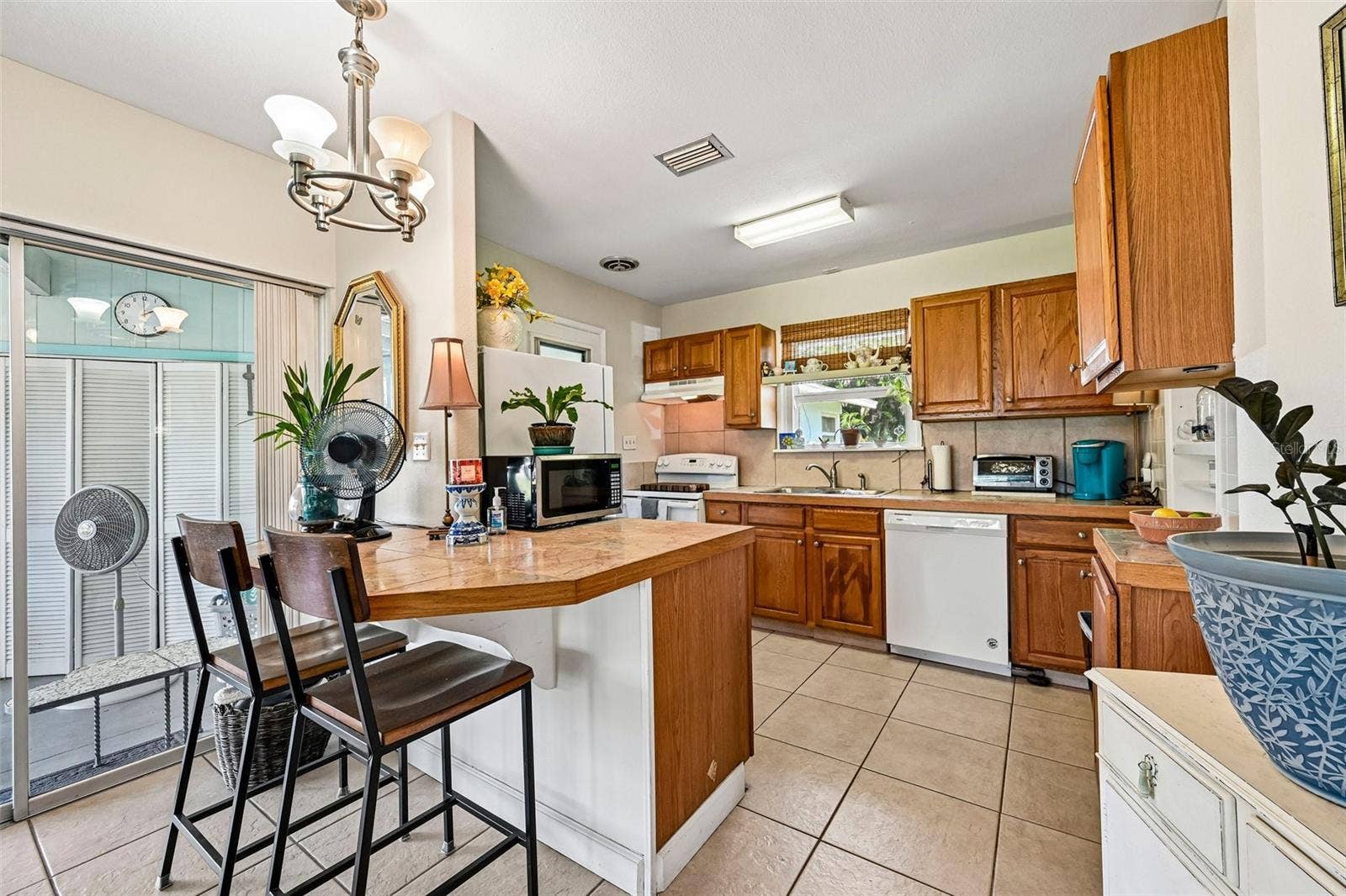 320 Kitchen