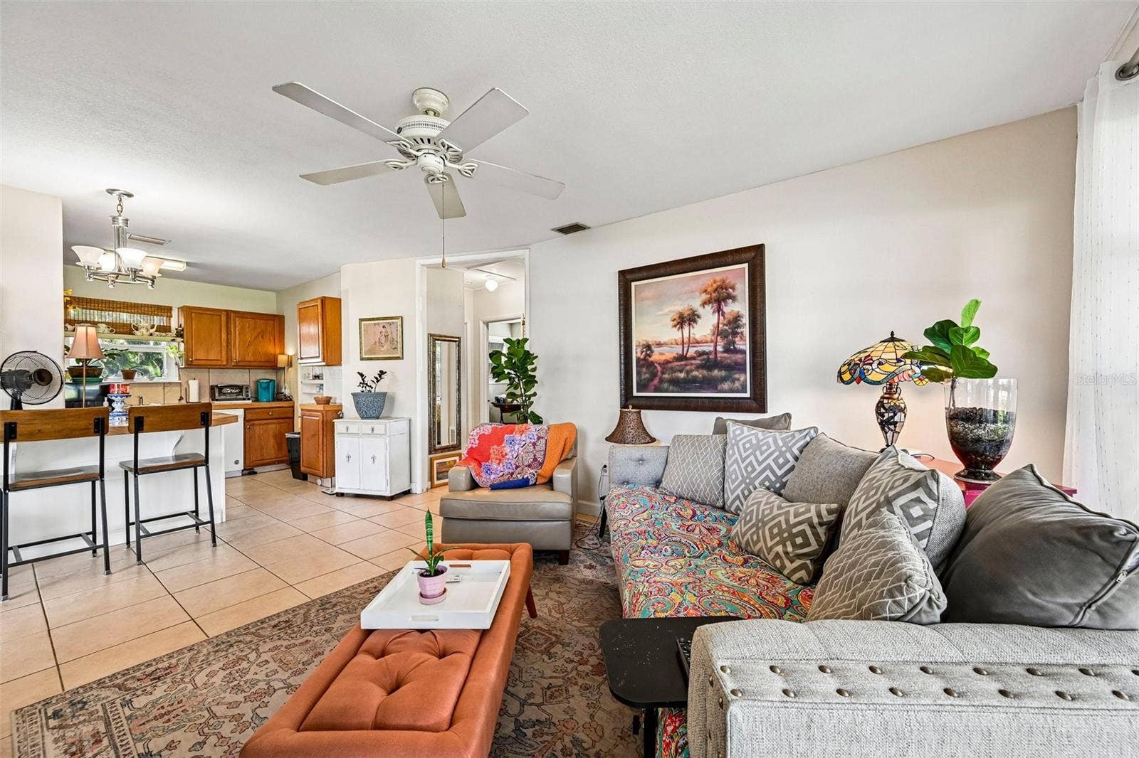 320 - Open plan living / kitchen
