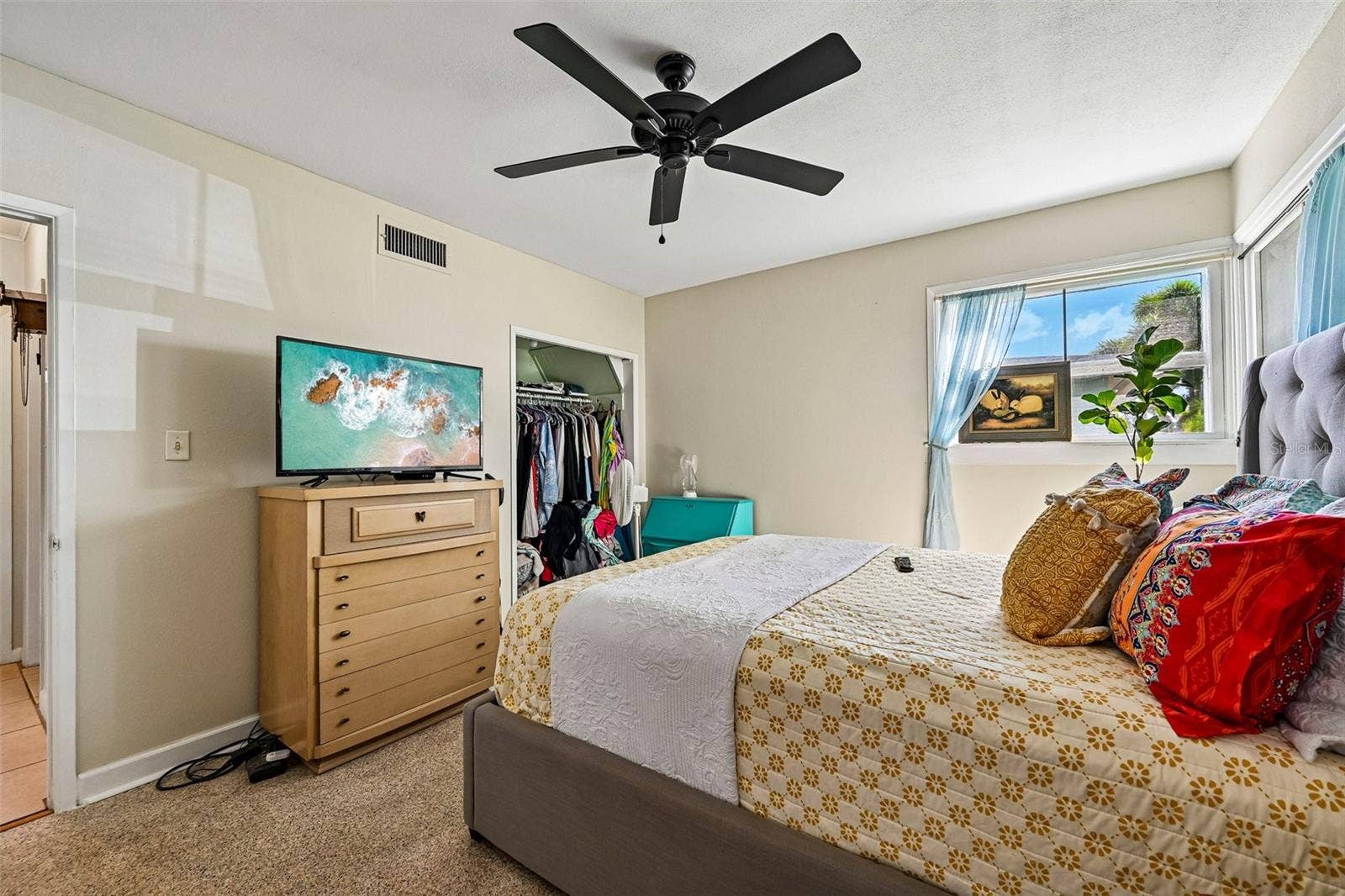 320 - Master bedroom