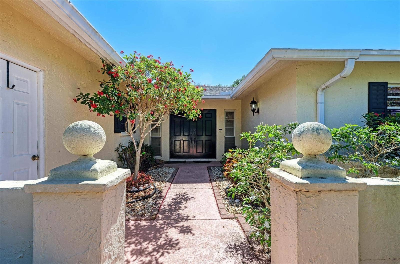 6954 W COUNTRY CLUB DRIVE N, Sarasota, FL 34243 6954 W COUNTRY CLUB DRIVE N, Sarasota, FL 34243